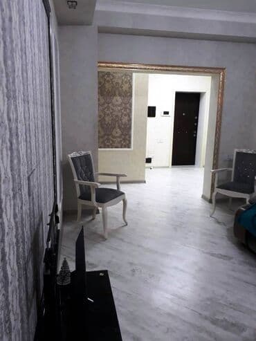 7ci mikrorayonda kiraye evler: Razində Aygün mollun yanı 14 mərtəbəli binanın 8-ci mərtəbəsi ümumi — 4