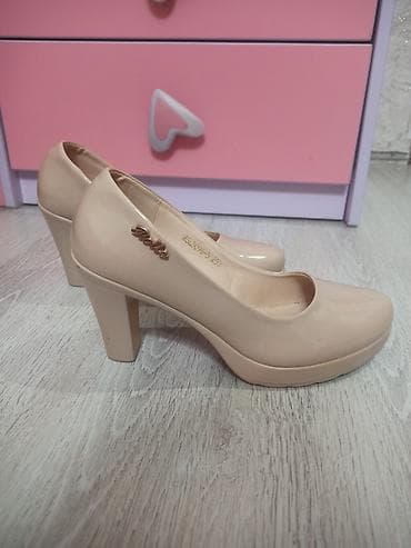 melissa ayaqqabi instagram: Bej rəngli, parlaq lak örtüklü qadın tufliləri - Brend: M.S.L (daxili — 1