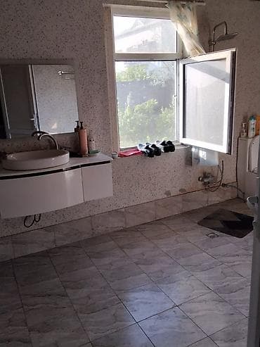 Satılır: geniş həyəti və işıqlı məkanları olan fərdi yaşayış evi -