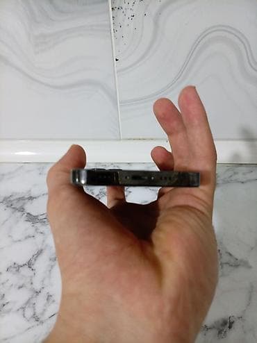 iphone adapdır: IPhone 13 Pro, 128 GB, Qara, Simsiz şarj, Face ID — 5