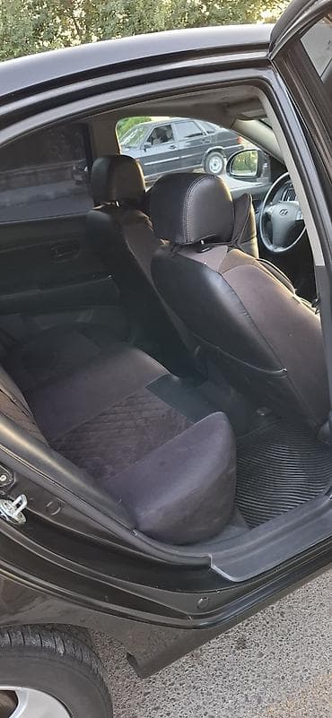 mercedes satisi: Hyundai Elantra, qara rəng, sedan gövdə. Texniki xüsusiyyətlər: - — 10