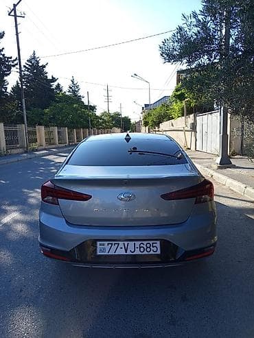 range rover stop: Hyundai Elantra: 1.6 l | 2020 il Sedan — 2