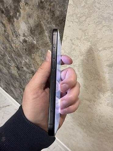 iphone platası: IPhone 15, Qara — 5