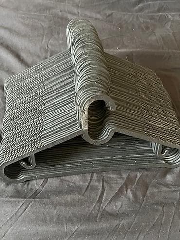 Оборудование для мойки: 1 ədəd 1 manat Məhsul: Qara plastik paltar asqıları dəsti - — 3