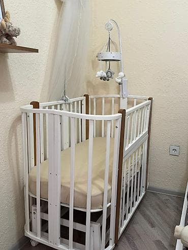 kravat 2 mertebe: Oğlan və qız üçün, Yumru, Beşik, Matras ilə, Yellənmə mexanizm ilə — 2