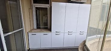 Açıq rəngli, müasir dizaynlı balkon/koridor dolab dəsti. uzunlugu