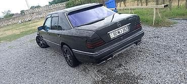 mercedes mikrobus: Mercedes-Benz E 250: 2.5 l | 1994 il Sedan — 10