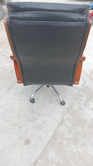 Офисные, игровые кресла: С колесиками, Рукояти не регулируются, Кожзаменитель — 2