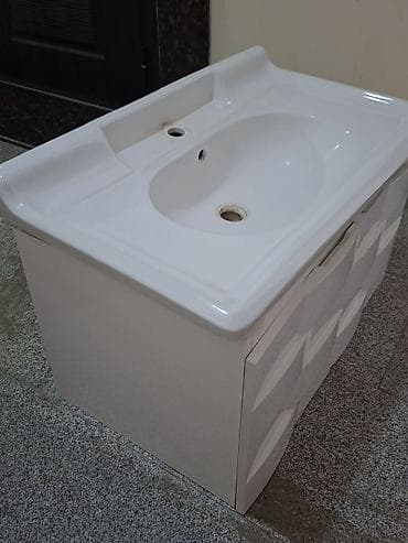 taxta: Hamam üçün asma dolablı lavabo satılır. Təzə kimidir, heç bir prablemi — 2