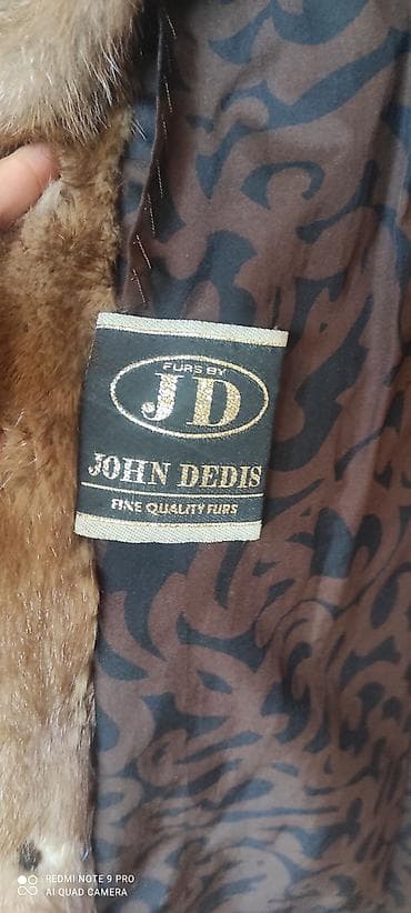 usta geyimi: John Dedis “Furs by JD” qadın kürkü - Material: təbii xəz (şinşilla — 1