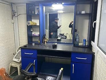 pasdel desti: Bərbərxana üçün işçi masa və güzgü dəsti - Rəng: mavi-qara - Geniş iş — 2