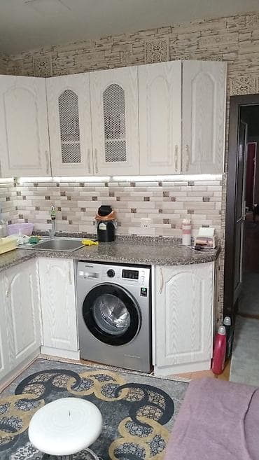 ev bine: Bakı, 8-ci mikrorayon, 3 otaqlı, Köhnə tikili, m. Azadlıq Prospekti, 76 kv. m — 4