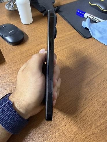 ipad 3 mini: IPhone 16 Pro Max, Qara, Simsiz şarj — 3