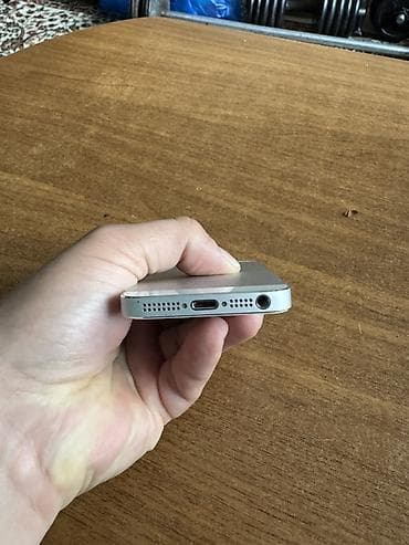 yeni iphone 5s: IPhone 5s, Gümüşü, Barmaq izi — 6