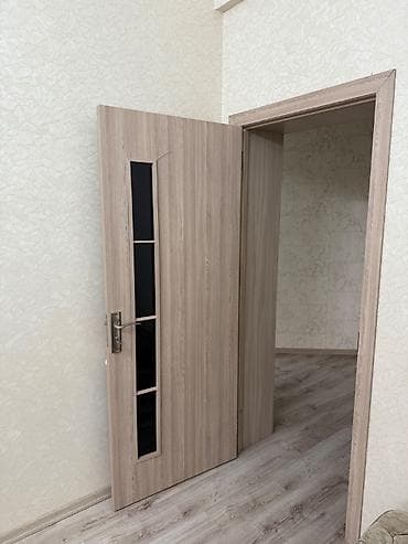 qifil sekilleri: Təcili satılır. Ev təmir olunur deyə satılır. 4 əd otaq qapısıdır. 3 — 3