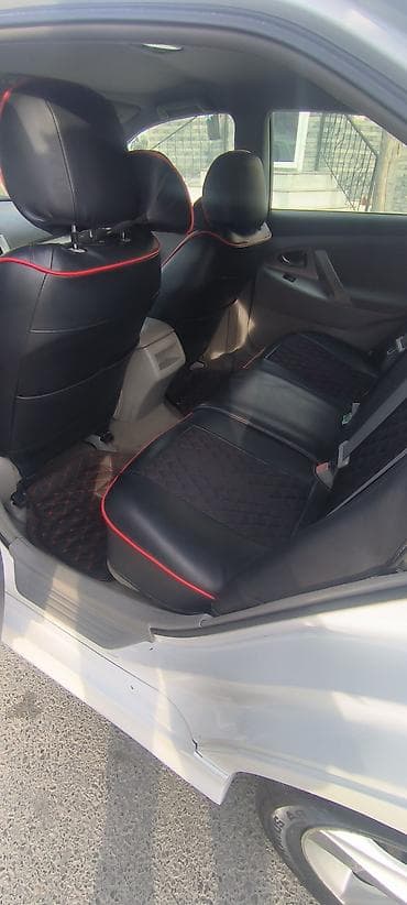 Avtomobil alışı: Toyota Camry – ağ rəng, sedan, 4 qapı. Xarici görünüş: xrom detal və — 7