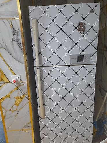 LG iki qapılı soyuducu Xüsusiyyətlər: - Üst hissədə dondurucu, alt