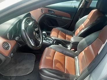 masin ucun antena: Chevrolet Cruze sedan – gümüşü rəng. - Kuzov: 4 qapılı sedan — 5