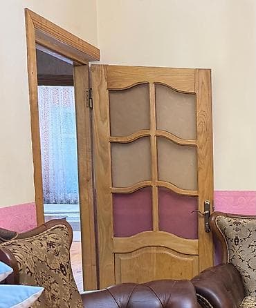 qapi plasmas: Qoz ağacından hazırlanmış 6 ədəd daxili qapı dəsti satılır: - 4 ədəd — 1