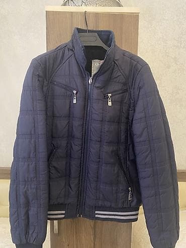 Kişi qış/küləkkeçirməz jaket - Rəng: tünd göy (navy) - Model: qısa lalafo.az -da Kişi qış/küləkkeçirməz jaket - Rəng: tünd göy (navy) - Model: qısa