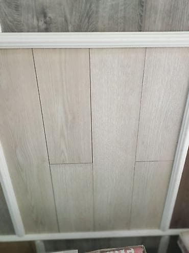 Açıq ağac teksturalı laminat döşəmə panelləri - Rəng və dizayn: Açıq — 1