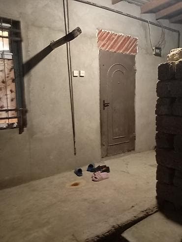 sarayda ev: 2 otaqlı həyət evi - Plan: zal.2 yatağ otaq mətbəx.hamam sanitar — 2