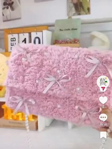 Çantalar: Şirin dizaynlı çiyin çantası – yumşaq tüklü parça, pastel çəhrayı — 2
