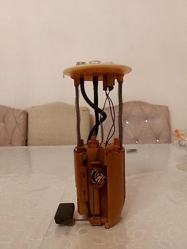 lada masin: 2.7 pradonun üstden cixma orijinal yanacaq nasosu.80 min yürüşü olan — 3