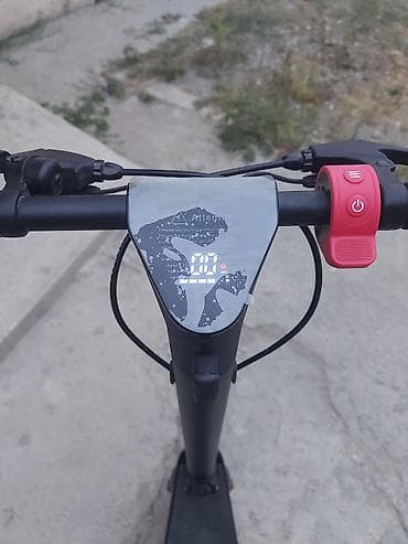 kuggo m4 pro: HX X9 Pro Max Elektrik Samokatı Sürət: 40 km/s ​Məsafə: 100 km — 5