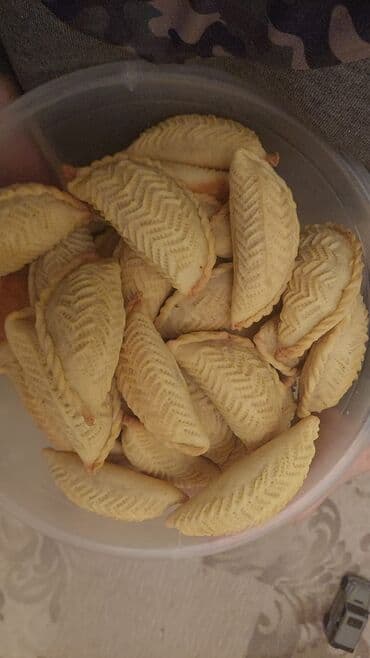 акун мука цена: Qoğal-1.00 manat.
paxlava- 1list 30 manat — 10
