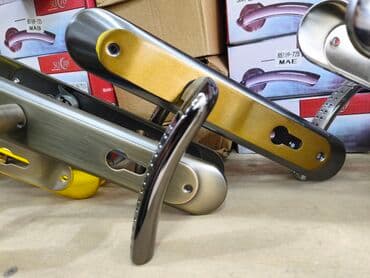 qapi ustu asmalar: Qapı dəstəyi və zamok üçün dekorativ slayder dəstləri - Material — 1