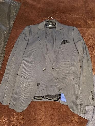 Cinslər: Kişi kostyum dəstləri . 2destdi sok endrimle 250 yox 100azn cemi.1 — 3