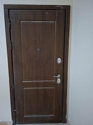 3d panel: Dəmir giriş qapısı – taxta teksturalı qəhvəyi dekor paneli ilə - — 1