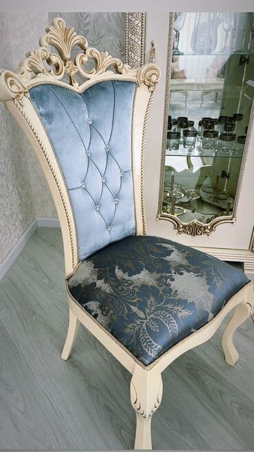 Taburetlər: 8 eded stul satılır ela vezıyetdedı yenıdı . 1 ededı 170 m ela nov — 1