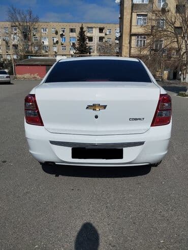 islenmis kvadrasikl: Chevrolet Cobalt: 1.5 l | 2024 il Sedan — 3