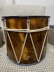 toy gitarası: Toylarda istifadə olunan Köhnə burulma sağanaq original ip İçərisində — 2