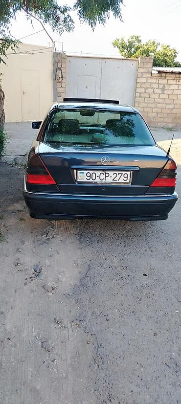 vozol az: Mercedes-Benz C-Class: 2.4 l | 1998 il Sedan — 3