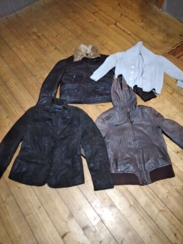 Hamsı bir yerde Oglan uşagı ücün kurtkalar bir yerde satılır