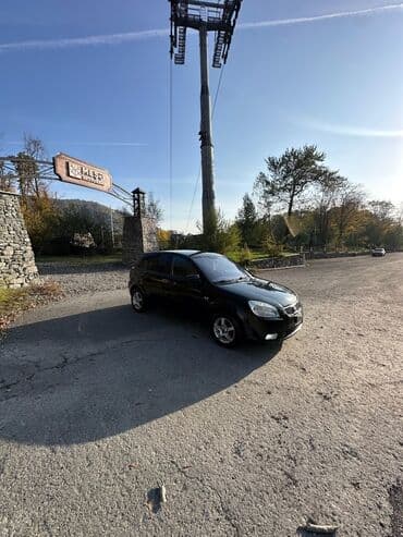 сиденья на микроавтобус: Gündelik Sürlen Maşındır sadece Tekerleri zeyfdir — 1