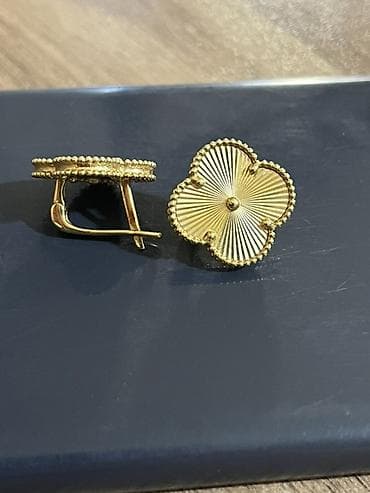 qızılın qramı neçəyədir: Sırğa, 750 Əyar, 7 g — 2