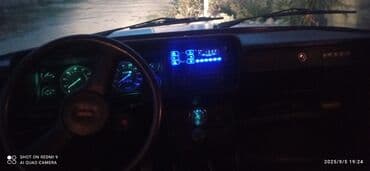 w211 disk: Vaz 2107, ağ rəng, 4 qapılı sedan. Xüsusiyyətlər: - Klassik kuzov — 8