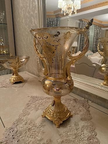 şirniyyat vitrin: Qızılı naxışlı dekorativ vaza və meyvə qabı dəsti - Tərkib: 1 ədəd — 2