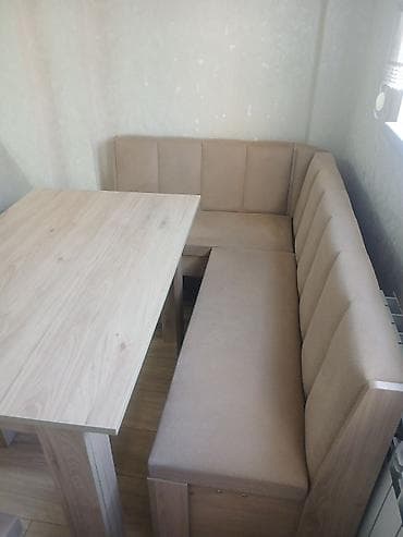 quxna divanı: Mətbəx üçün, İşlənmiş, Açılmayan, Dördbucaq masa, 2 stul — 2