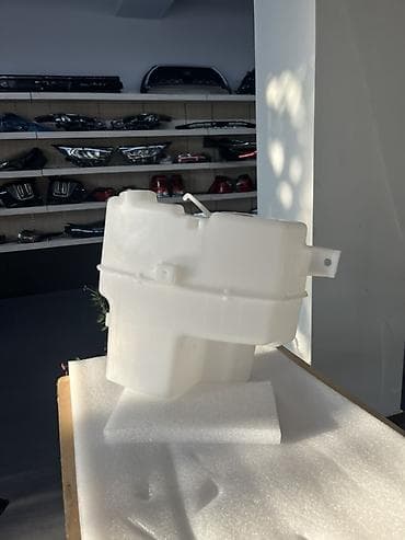 Avtomobil üçün şüşəyuyan maye qabı (washer tank) təqdim olunur — 3