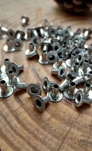 двери бу: Metal perçinlər kiçik, yüngül, yuvarlaq başlıqlı və boru formalı — 2