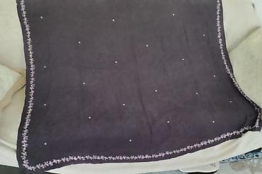 Tünd bənövşəyiaçıq qara rəngdə zərif şal/örtük. Qirbişin,1950 ci