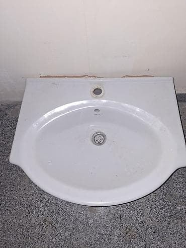 Ev və bağ: Divar tipli hamam/kombi otağı üçün keramika əl-üz yuma lavabosu — 1