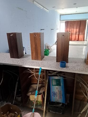 aptek vitrini: Mebel dəsti – bar/recepsiyon stendi və arxa vitrin - Material: ağac — 2