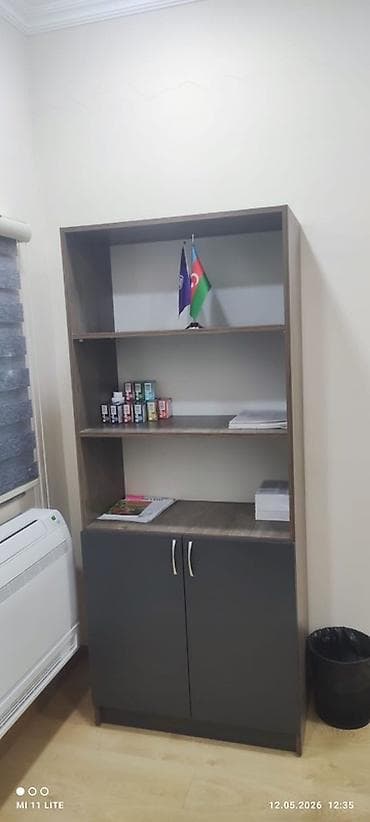 Ofis üçün alınıb səliqəli vəziyyətdədir yeni ofisə keçdiyimizdən