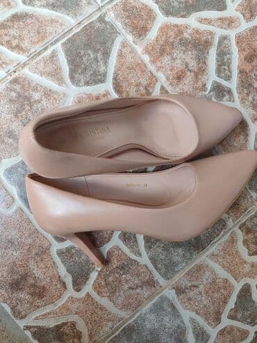 белые туфли новые: Туфли, Размер: 39, цвет - Бежевый, Б/у — 2